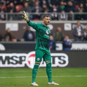Werder Bremen verlängert mit Ersatzkeeper Kolke