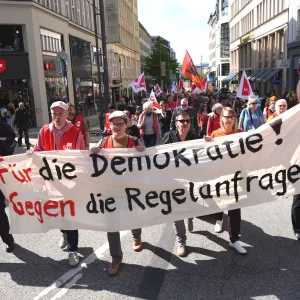 Demonstration gegen Regelanfrage beim Verfassungsschutz