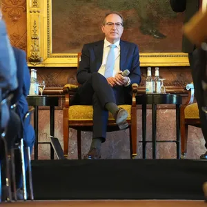 Dobrindt weist Kritik an Abschiebung nach Afghanistan zurück