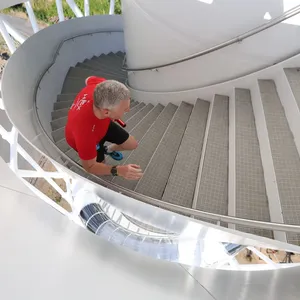 Erster Treppenlauf am weltgrößten Hexenbesen im Südharz