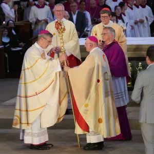 Neuer Bischof von Münster feierlich ins Amt eingeführt