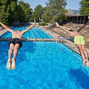 Sommerferien: Längere Badezeiten und neue Eintrittspreise