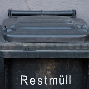 Mülltonnen werden in Kiel wegen Wärme früher geleert