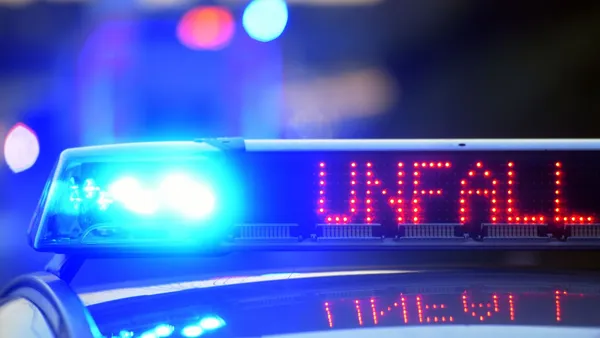 Lkw kracht bei A7 in Großenaspe in Graben – Fahrer schwer verletzt