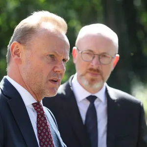 SPD-Innenminister warnen vor Bots und Fake News im Wahlkampf