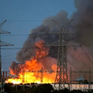 Großer Schrottberg bei Salzgitter AG in Flammen