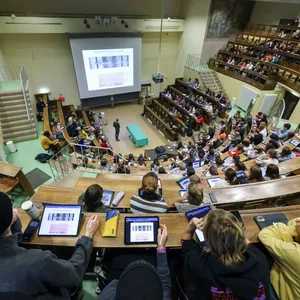 Blumenthal kritisiert spätere Bafög-Anhebung für Studierende