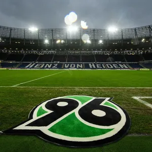 Hannover 96 holt Torwart Pascal Loretz aus Luzern
