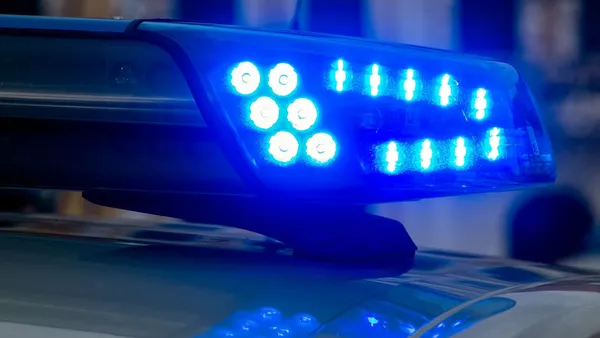 Hannover: Autofahrer flieht mehrfach vor Polizeikontrolle und schlägt Beamten