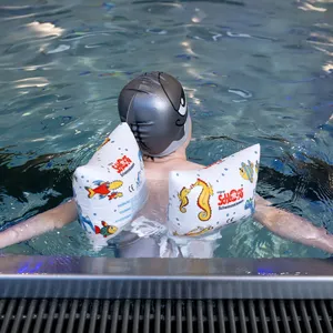 Warum Schwimmflügel in einigen Bädern Pflicht sind
