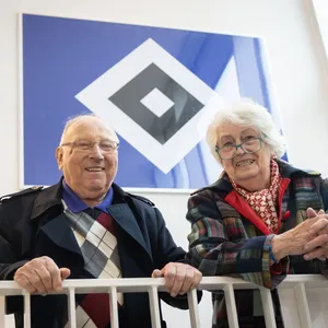 An Uwe Seelers Todestag: Ehefrau Ilka in Hamburg beerdigt
