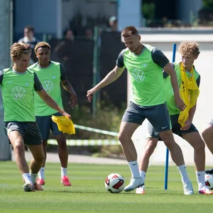VfL Wolfsburg setzt beim Saisonstart auf jungen Torwart