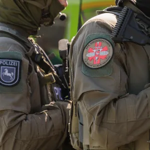 Schüsse Richtung Feld - SEK nimmt Mann in Gewahrsam