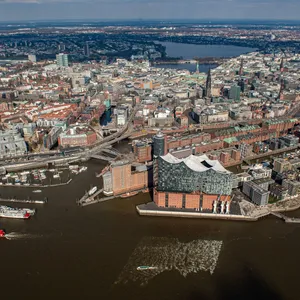 Hamburg gehört fast die Hälfte der Stadtfläche