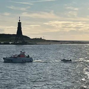 Motorboot läuft mit Wasser voll - Besatzung gerettet
