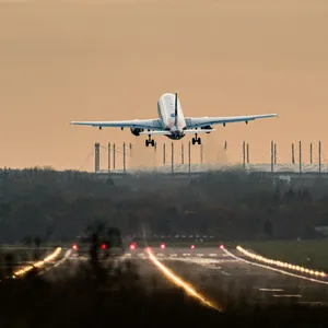 Flugbetrieb in Hamburg nach Drohnenalarm kurz unterbrochen