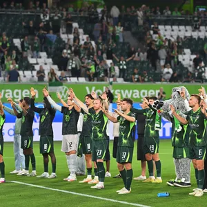 Favorit Wolfsburg stolpert - und der Erzrivale feiert