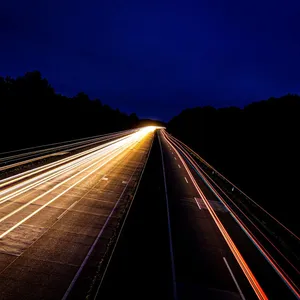 Schwertransporter blockiert stundenlang Autobahn 7