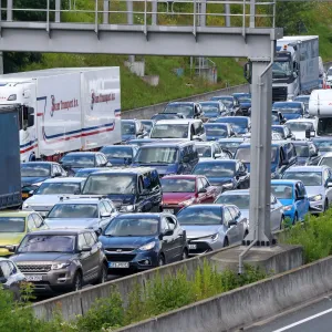 Staus zum Ferienende auf Autobahnen in Norddeutschland