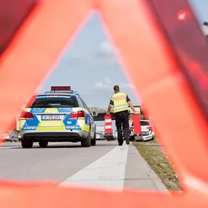 Schlachtabfälle sorgen für stundenlange Sperrung der A33