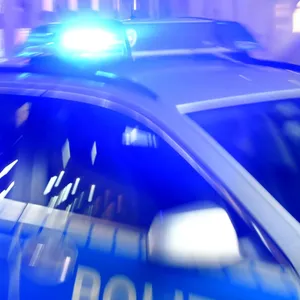28-Jähriger mit Messer am Hals verletzt - Frau festgenommen