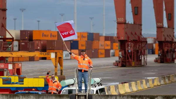 Warnstreik an Seehäfen: Verdi fordert mehr Lohn 
