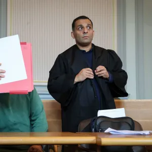 Versuchter Mord an Ehefrau: Angeklagter zeigt Reue