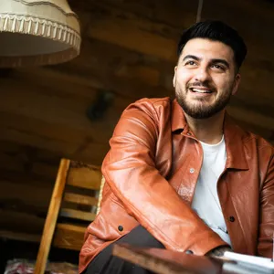 Comedian Tahsim Durgun macht mit seiner Tante einen Roadtrip