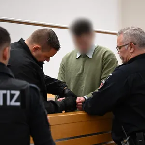 Zwölf Jahre Haft nach Vergewaltigungen und Tankstellenbrand
