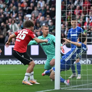 Nur 2:2 gegen KSC: Hannover verspielt zwei Führungen