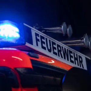 Zwei Verletzte bei Brand - elf Wohnungen unbewohnbar