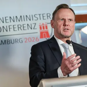 Innensenator Grote: Sicherheitsbehörden vor AfD schützen