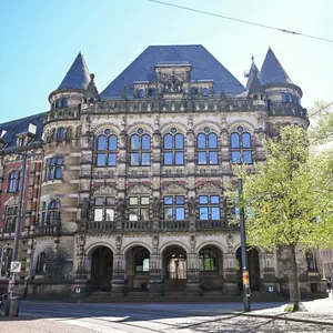 Angeklagter gesteht Tötung seines Vaters vor Gericht