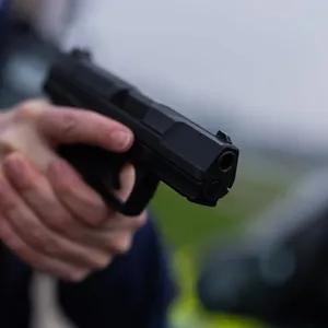 Polizist schießt mehrfach auf Messerangreifer