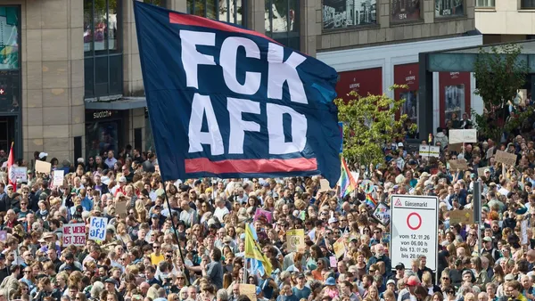 25.000 Menschen auf Demo gegen Rechts in Hamburg 