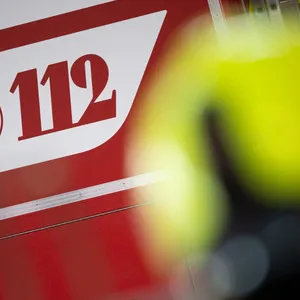 Zweijähriges Kind in Auto eingeschlossen - Feuerwehreinsatz
