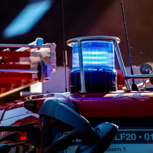 Feuer nach mutmaßlicher Explosion – Mann in Lebensgefahr