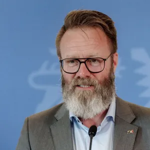 Madsen für Abschaffung der 12-Uhr-Tankregel