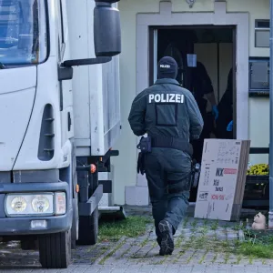 Polizeiaktion gegen Nazi-Musik - 33.000 Tonträger gefunden