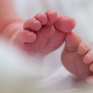 Tod eines Babys – Urteil gegen Hebamme verzögert sich