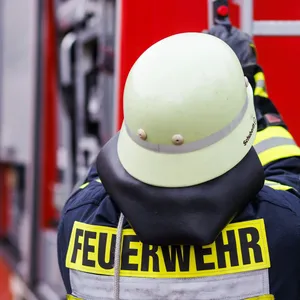 Ammoniak tritt in Fischereihafen aus – Feuerwehr im Einsatz