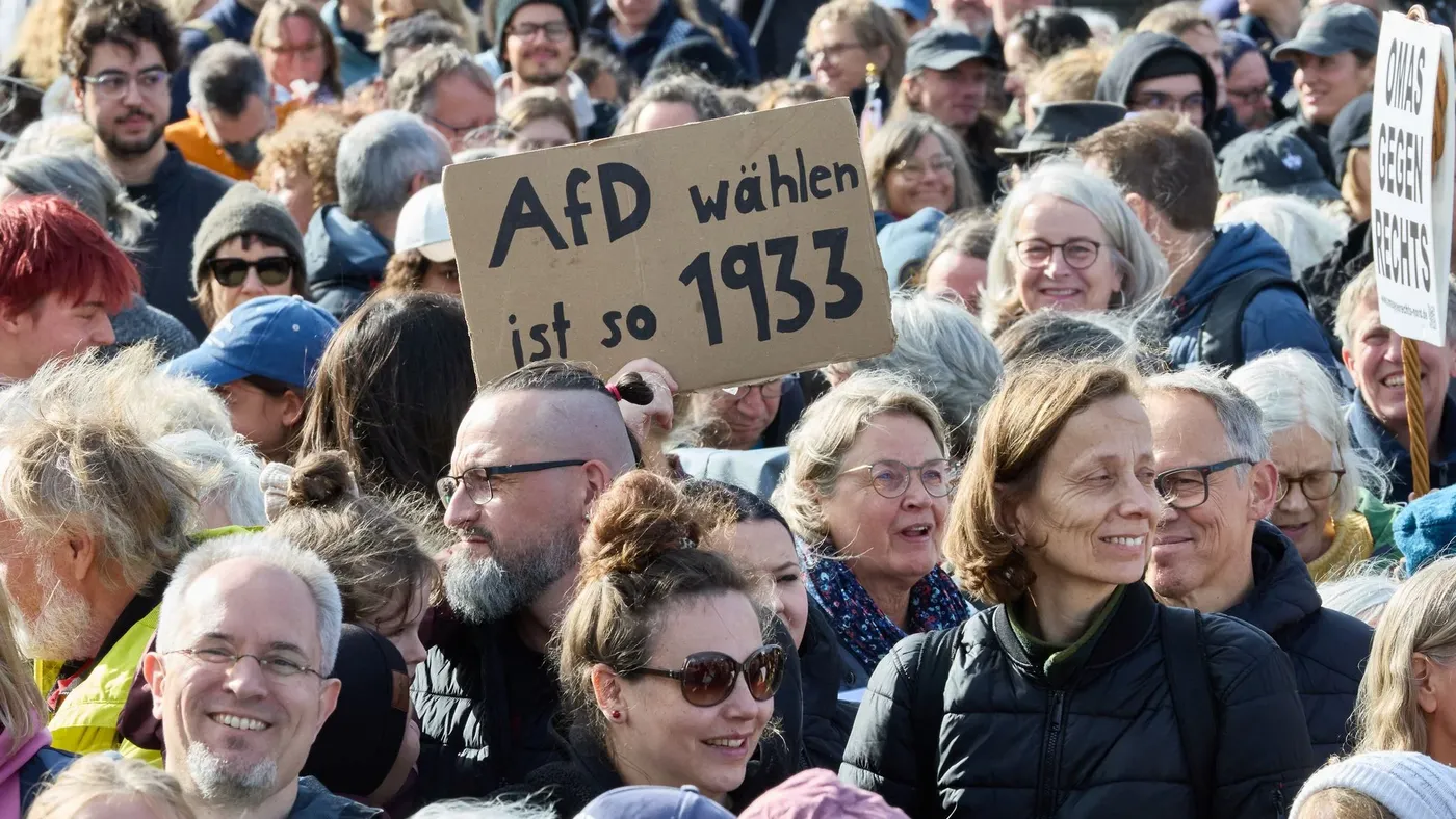 Demonstration in Hamburg für Prüfung der AfD