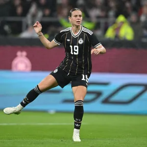 Klara Bühl zaubert und ist bei der Notenvergabe streng