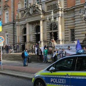 Großer Medienandrang bei Nord-Stream-Prozess in Hamburg