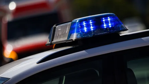Zwei Frauen sterben bei schwerem Unfall mit Lkw – Kind schwer verletzt