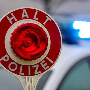 Fahrer gleich zweimal betrunken auf Autobahn erwischt