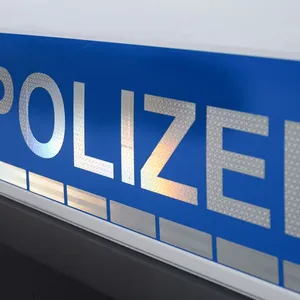 Polizisten befreien Betrunkenen aus Kompostkiste