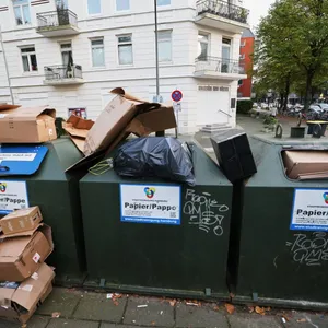 Ernst-Thälmann-Platz braucht tägliche Säuberung