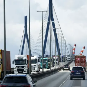Köhlbrandbrücke in Hamburg wieder für Verkehr frei