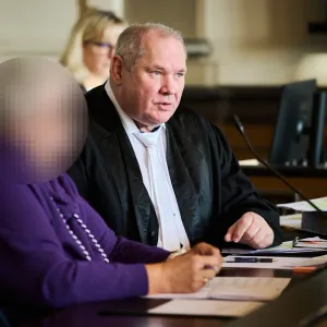 Baby stirbt nach Fehlern einer Hebamme - drei Jahre Haft